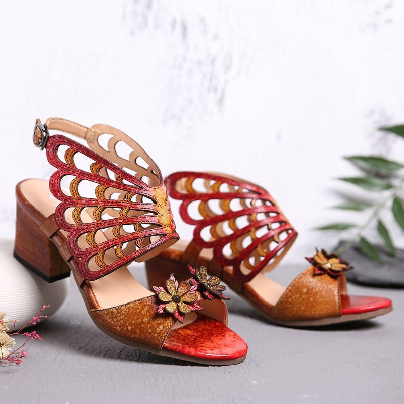 Naisten Nahkaiset Kukat Leikkaukset Butterfly Wings Solki Slingback Block Heel Sandaalit