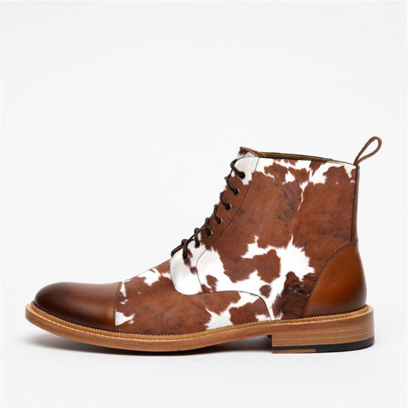 Miesten Cow Spot Printed Cap Toe Mukavat Nilkkasaappaat