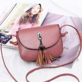 Naisten Vintage Solid Tupsu Crossbody Bag Vapaa-ajan Olkalaukku