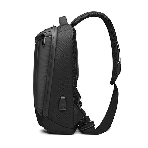 Suuri Kapasiteetti Vedenpitävä Business Usb-latausportti Sling Bag Rintalaukku Crossbody Laukku Miehille