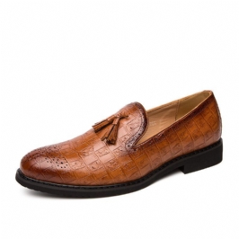 Miesten Brogue Tupsu Decor Mikrokuituinen Nahka Slip On Juhlakengät