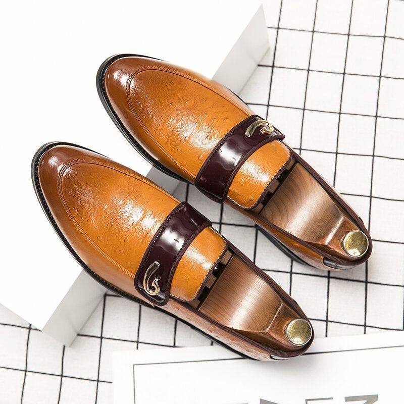 Miesten Retro Metalliliitosnahka Mukavat Slip On Business Casual Hellävaraiset Kengät