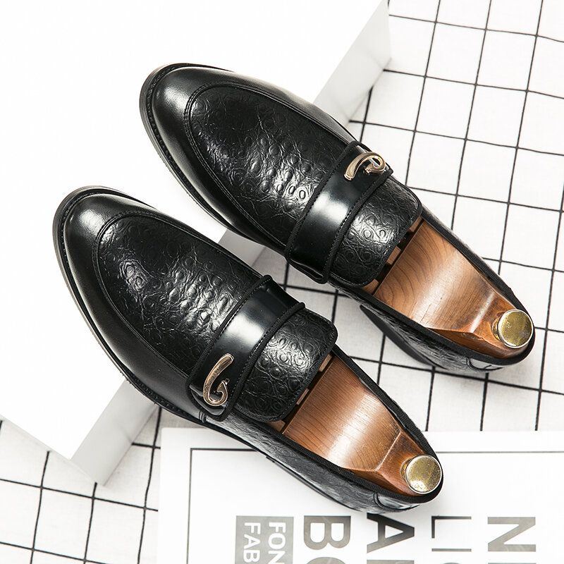 Miesten Retro Metalliliitosnahka Mukavat Slip On Business Casual Hellävaraiset Kengät